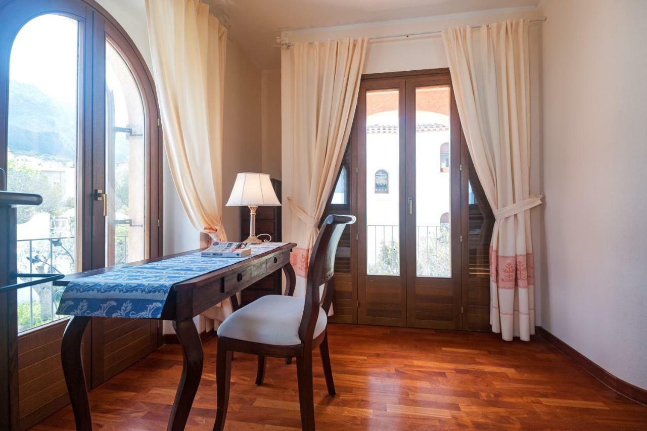 Villa Corrasi Oliena Luxury 外观 照片