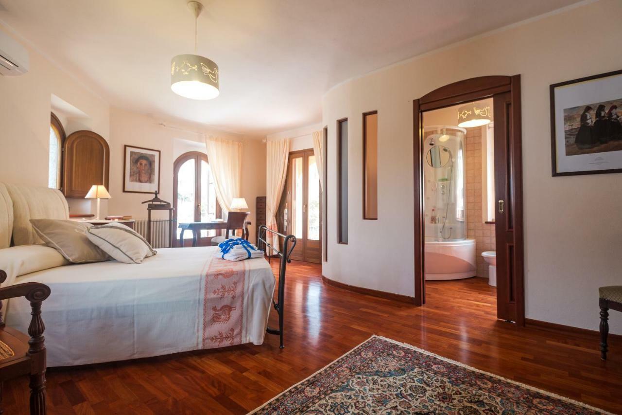 Villa Corrasi Oliena Luxury 外观 照片