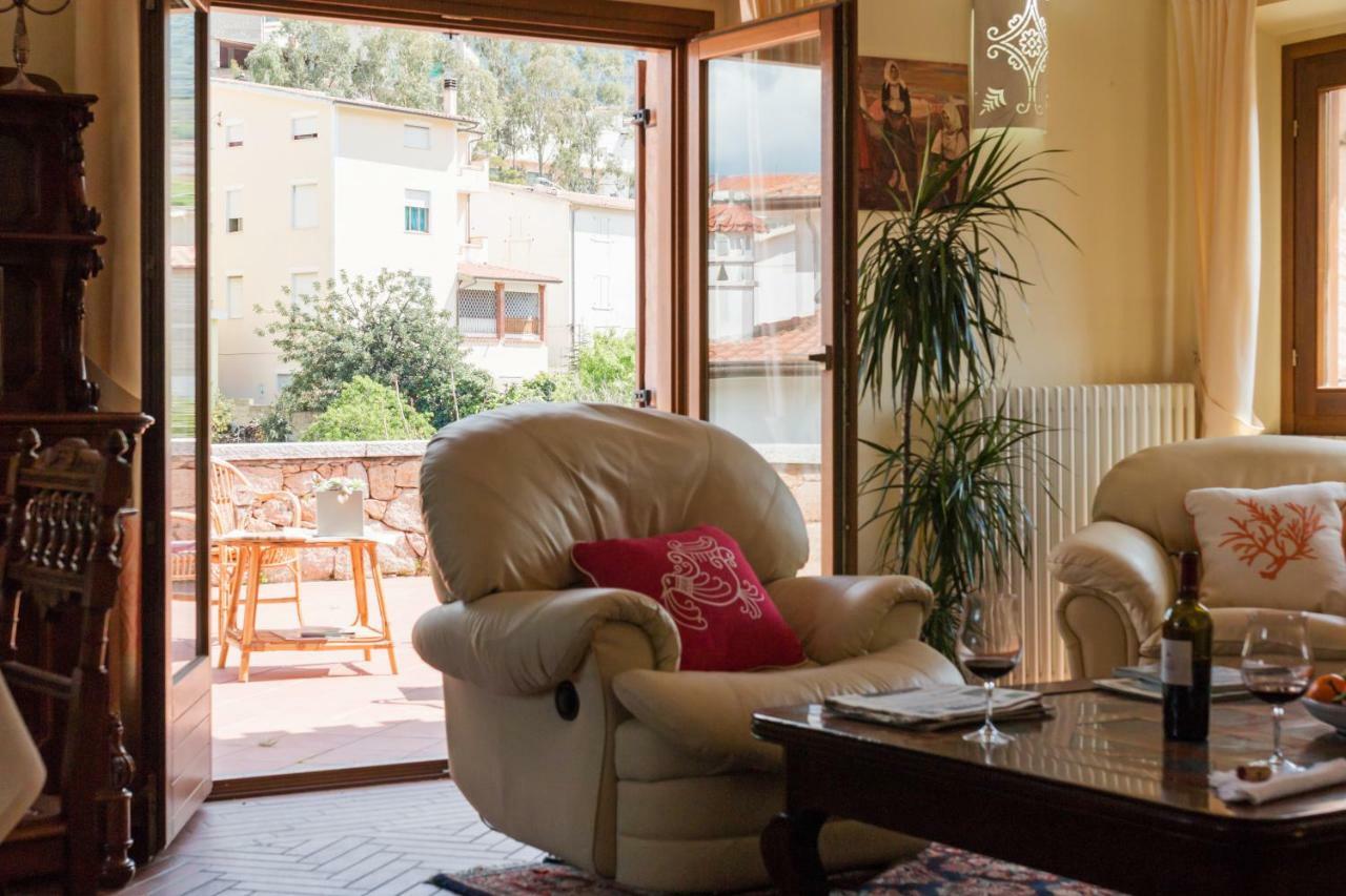 Villa Corrasi Oliena Luxury 外观 照片