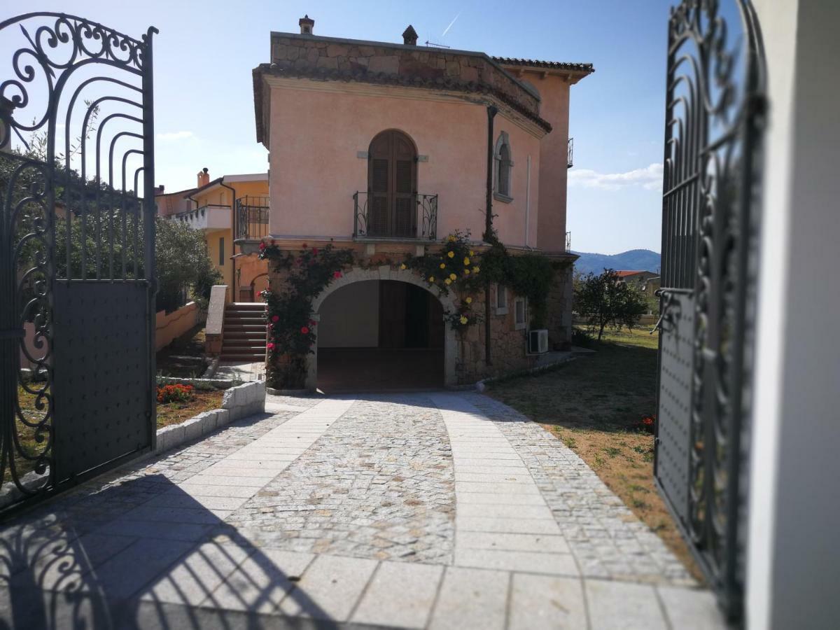 Villa Corrasi Oliena Luxury 外观 照片